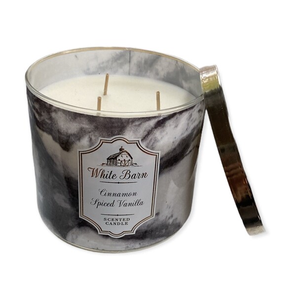 Bath & Body Works *White Barn* Cinnamon Spiced Vanilla 3-wick Candle 14.5 oz - Picture 2 of 4